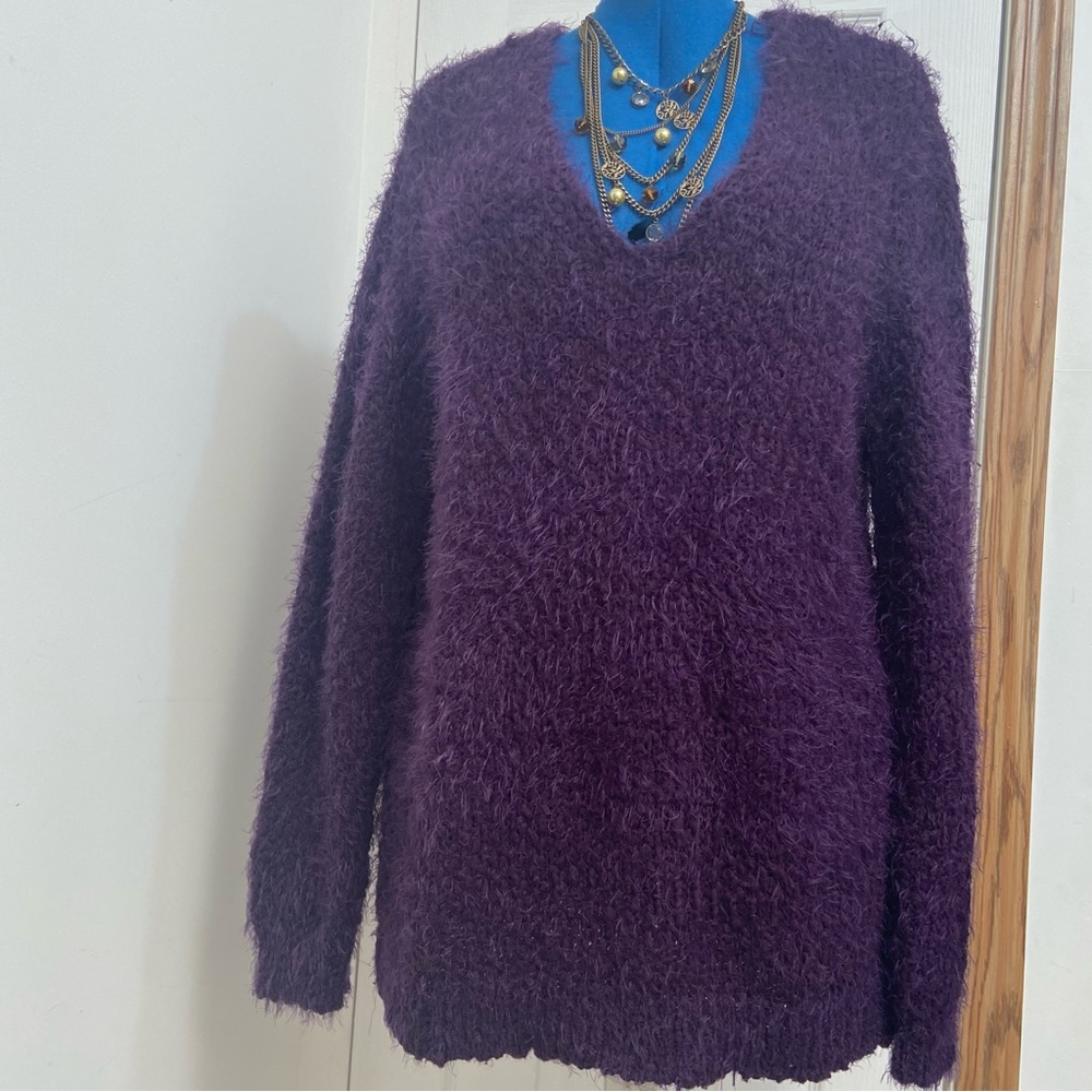 Kenneth Cole Reaction women purple fuzzy long sleeves sweater. Size XL. Used.